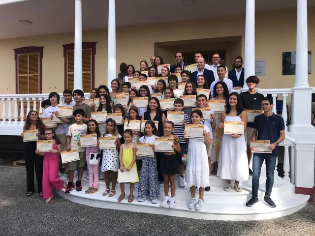 Alunos dos Cursos Livres em Artes com diploma de mérito.