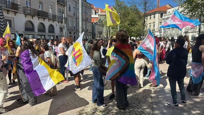 Foto Facebook.com/dezanove