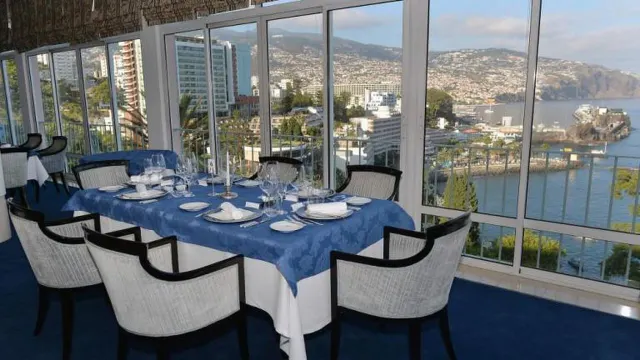 Restaurante do Reid’s estreia-se no guia Michelin.