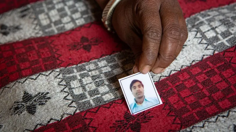 Anil Kumar Pasman, trabalhador migrante nepalês, que morreu no Qatar em 2016.&nbsp; &nbsp;Foto&nbsp;Sebastian Castelier/Shutterstock.com