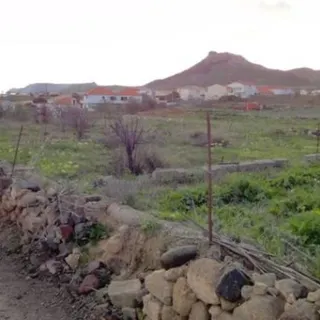 Terreno no sítio do Campo de Cima, Porto Santo: sem propostas e sem licitações. Valor base de 95.000 euros.