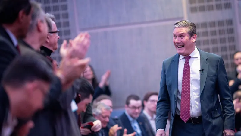 Sir Keir Starmer, o líder do partido Trabalhista britânico.&nbsp; Foto&nbsp;EPA/TOLGA AKMEN