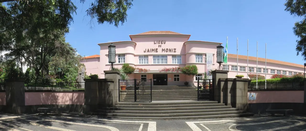 Escola Secundária Jaime Moniz (Atribuição: PESP / Wikimedia CC-BY-SA 4.0)