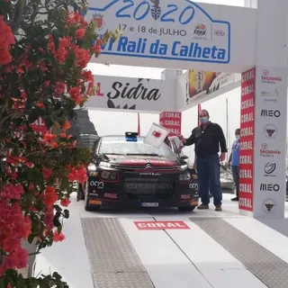 Foto da partida do carro de Alexandre Camacho e Pedro Calado.
