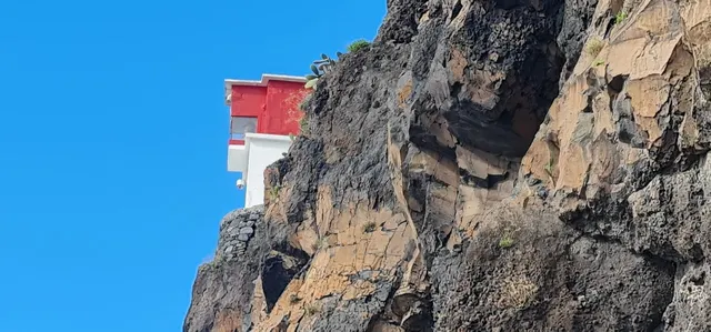 Joel Martinho acredita que o momento pode ter sido filmado desde o Farolim da Ribeira Brava.