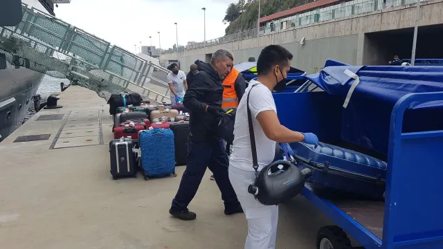 A&nbsp;operação de 'turnaround' do navio World Explorer aconteceu ontem. Foto APRAM