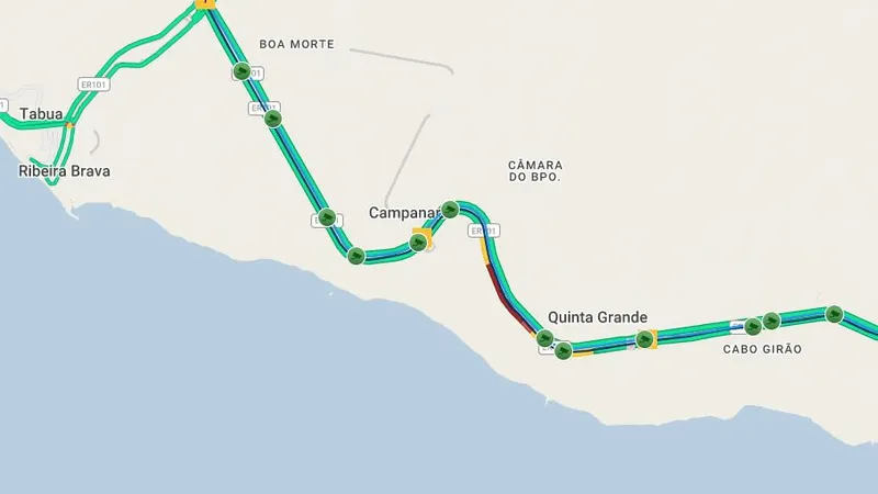 Acidente provoca algum congestionamento na Via Rápida entre o Campanário e a Quinta Grande.&nbsp;