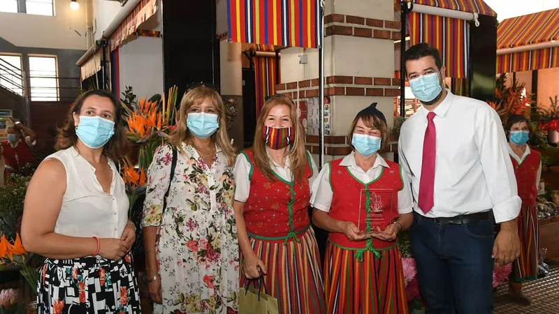 Idalina Perestrelo, Madalena Nunes e Miguel Silva Gouveia estiveram, esta manhã, no Mercado dos Lavradores.