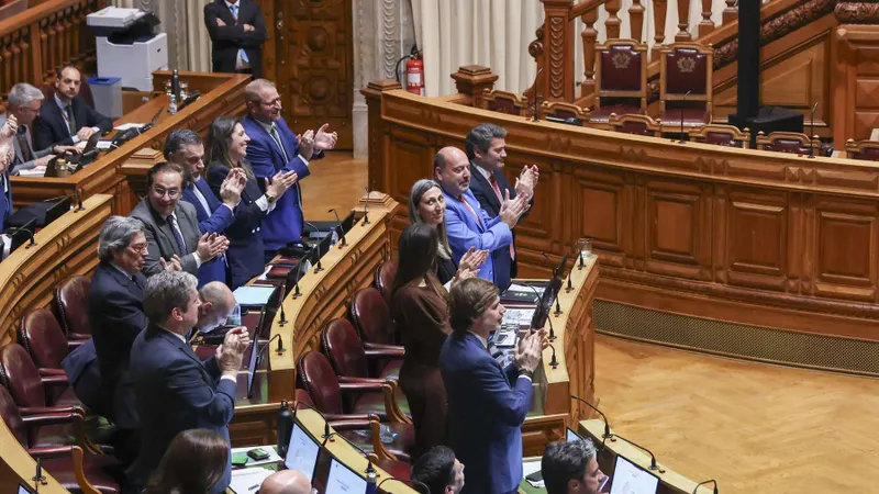 PSD contou com o apoio do Chega nestas matérias.