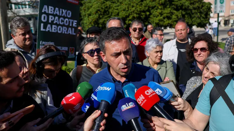 Na segunda-feira, o secretário-geral da CGTP-IN, Tiago Oliveira, foi recebido pelo chefe de gabinete da Ministra do Trabalho, Solidariedade e Segurança Social, mas não participou numa reunião entre a UGT e as confederações empresariais.&nbsp;