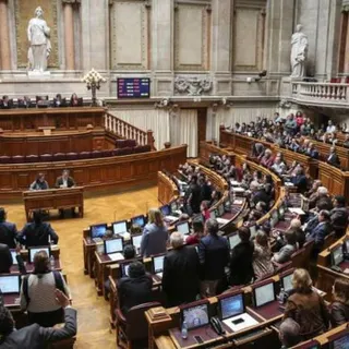 A Assembleia da República acolheu o debate e votação do diploma sobre o congelamento da carreira dos professores. Foto Filipe Amorim / Global Imagens